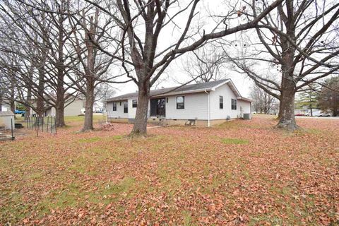 Tiny photo for 69 Cherry Drive, Mt Vernon, IL 62864 (MLS # 100000052)