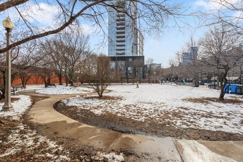 Tiny photo for 326 E 18th Street, Chicago, IL 60616 (MLS # 12572901)