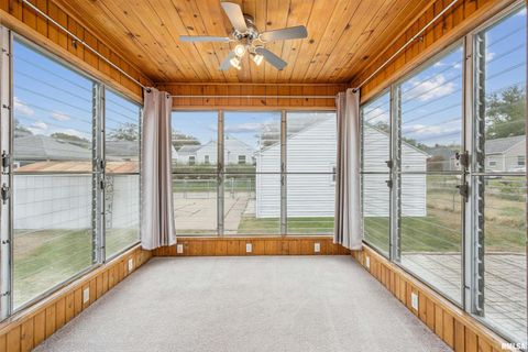 Tiny photo for 421 W 30TH Street, Davenport, IA 52803 (MLS # QC4268856)