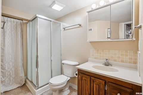 Tiny photo for 421 W 30TH Street, Davenport, IA 52803 (MLS # QC4268856)