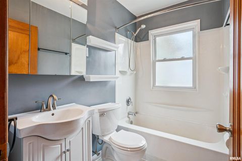 Tiny photo for 421 W 30TH Street, Davenport, IA 52803 (MLS # QC4268856)