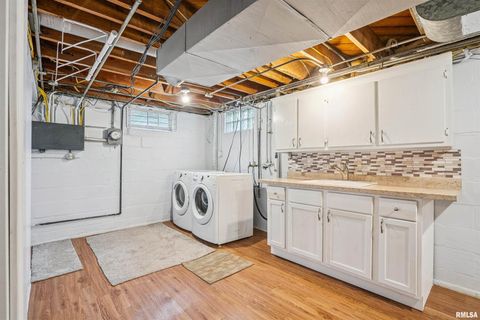 Tiny photo for 421 W 30TH Street, Davenport, IA 52803 (MLS # QC4268856)