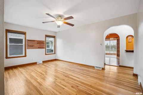 Tiny photo for 421 W 30TH Street, Davenport, IA 52803 (MLS # QC4268856)