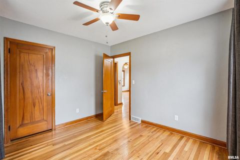 Tiny photo for 421 W 30TH Street, Davenport, IA 52803 (MLS # QC4268856)