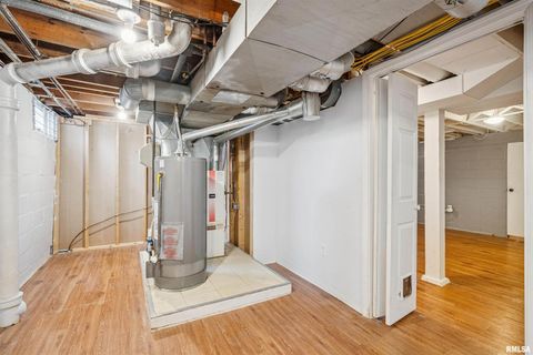 Tiny photo for 421 W 30TH Street, Davenport, IA 52803 (MLS # QC4268856)