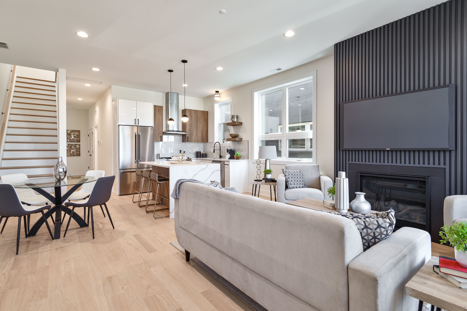 2417 W Walton Street 3