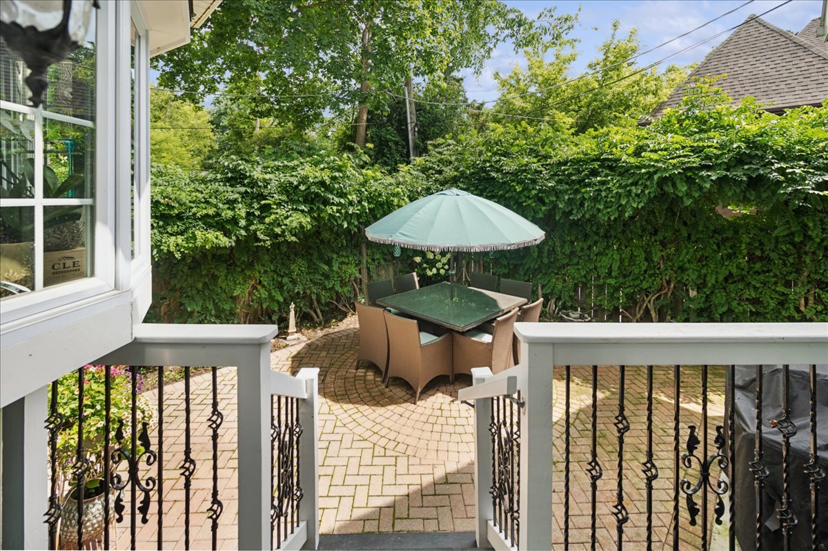 485 Ravine Drive
