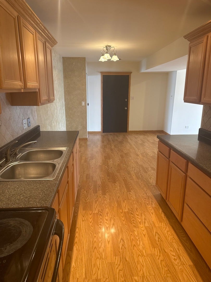5721 CIRCLE Drive 304