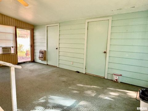 Tiny photo for 1400 CATHERINE Street, Metropolis, IL 62960 (MLS # EB460240)