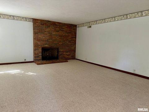 Tiny photo for 1400 CATHERINE Street, Metropolis, IL 62960 (MLS # EB460240)