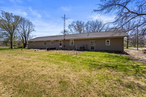 Tiny photo for 1150 E CR 800 N, Sullivan, IL 61951 (MLS # 12617344)