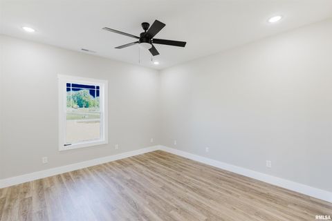 Tiny photo for 704 JONATHAN Lane, Carterville, IL 62918 (MLS # EB459279)