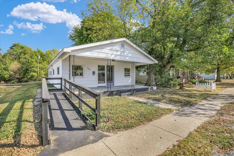 703 S Spruce Street Villa Grove IL 61956