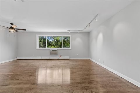 Tiny photo for 1415 W Pratt Boulevard #303, Chicago, IL 60626 (MLS # 12676551)
