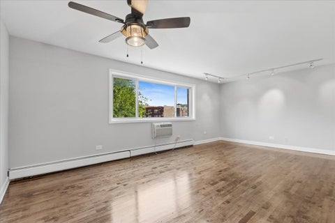 Tiny photo for 1415 W Pratt Boulevard #303, Chicago, IL 60626 (MLS # 12676551)