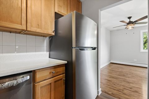 Tiny photo for 1415 W Pratt Boulevard #303, Chicago, IL 60626 (MLS # 12676551)