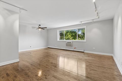 Tiny photo for 1415 W Pratt Boulevard #303, Chicago, IL 60626 (MLS # 12676551)