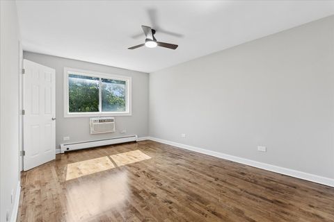 Tiny photo for 1415 W Pratt Boulevard #303, Chicago, IL 60626 (MLS # 12676551)