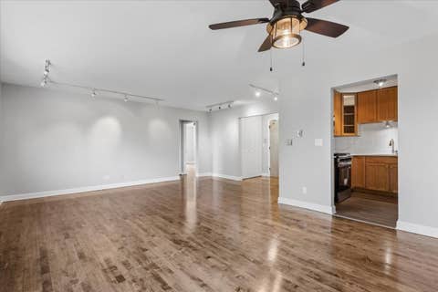 Tiny photo for 1415 W Pratt Boulevard #303, Chicago, IL 60626 (MLS # 12676551)