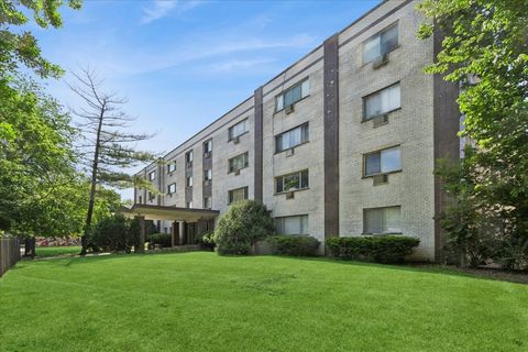 Photo of 1415 W Pratt Boulevard #303, Chicago, IL 60626 (MLS # 12676551)
