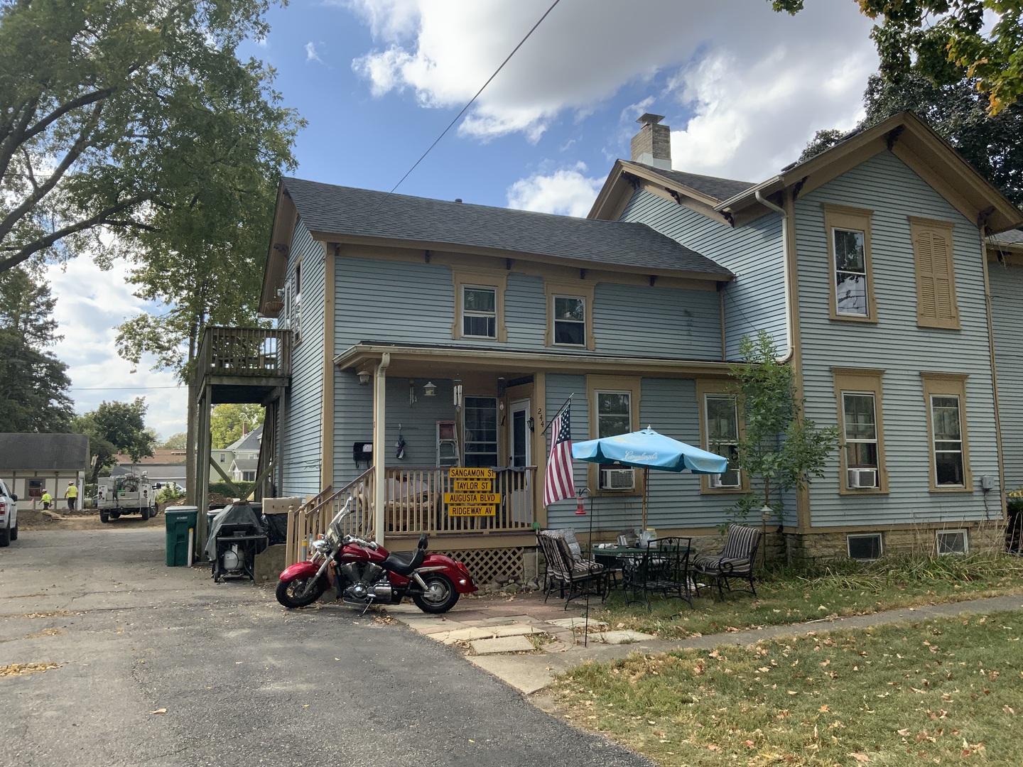 404 S Batavia Avenue