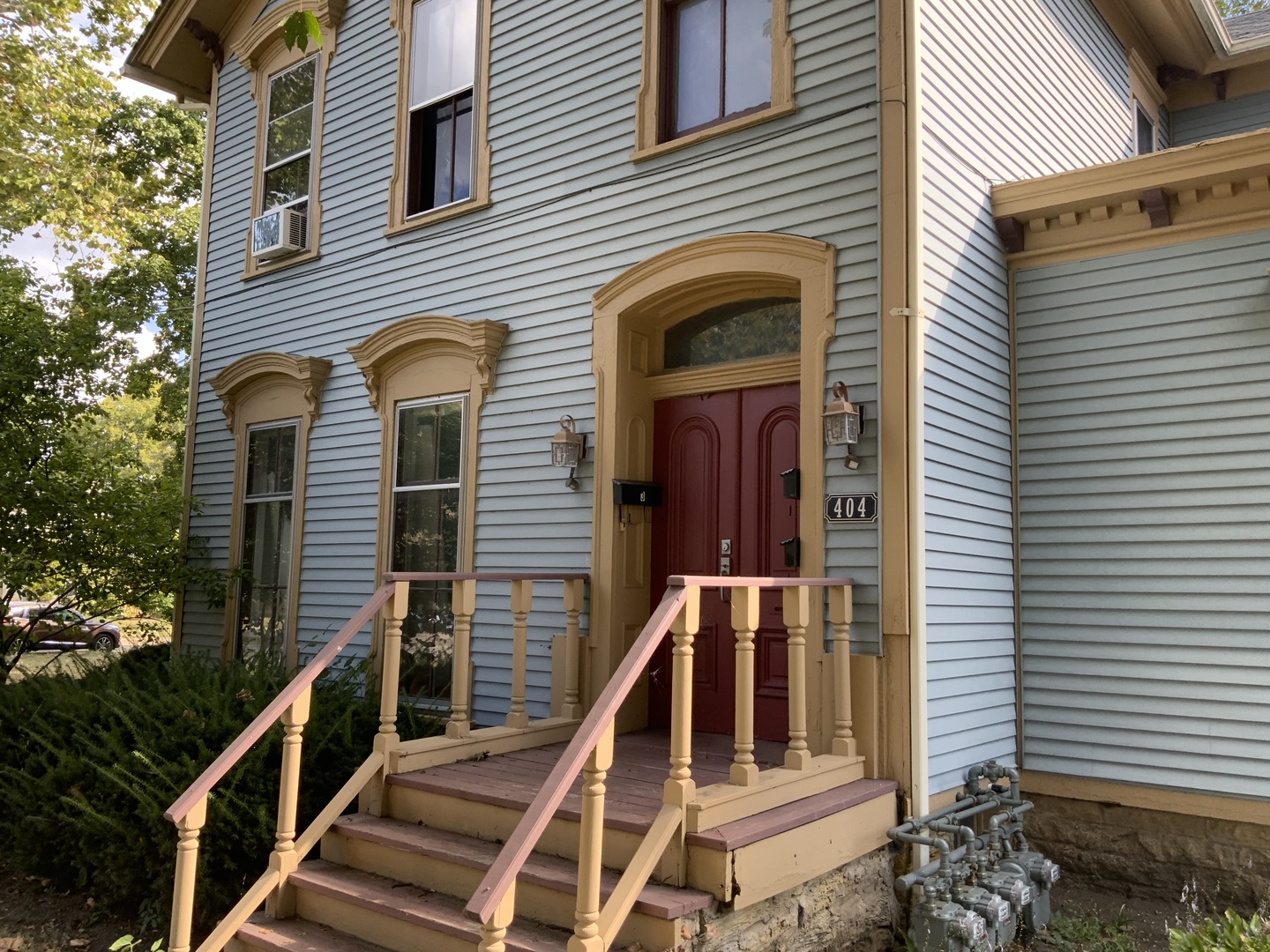 404 S Batavia Avenue