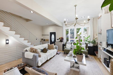 Tiny photo for 539 W 44th Place, Chicago, IL 60609 (MLS # 12749099)
