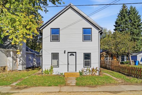 Tiny photo for 1213 W Fourth Street, Dixon, IL 61021 (MLS # 12507272)