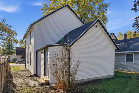 Tiny photo for 1213 W Fourth Street, Dixon, IL 61021 (MLS # 12507272)