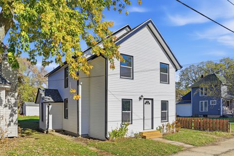 Tiny photo for 1213 W Fourth Street, Dixon, IL 61021 (MLS # 12507272)