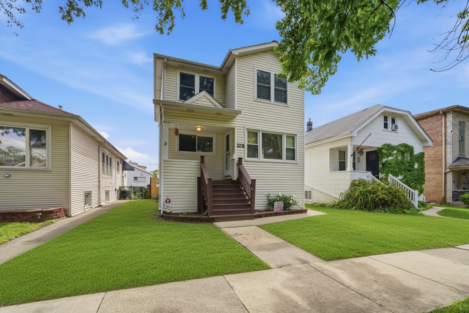 2231 N 75th Avenue