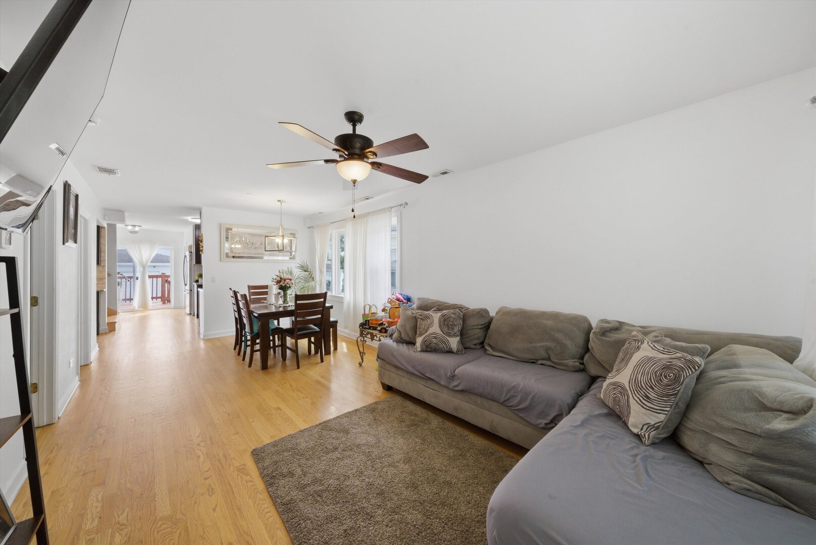 2231 N 75th Avenue
