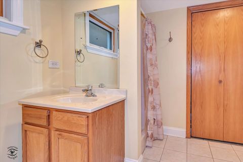 Tiny photo for 9521 S SAWYER Avenue, Evergreen Park, IL 60805 (MLS # 12480595)