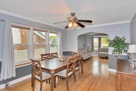 Tiny photo for 9521 S SAWYER Avenue, Evergreen Park, IL 60805 (MLS # 12480595)