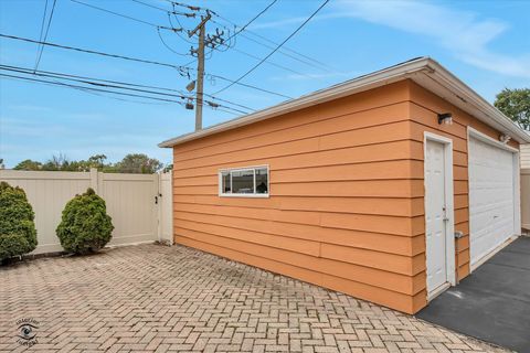 Tiny photo for 9521 S SAWYER Avenue, Evergreen Park, IL 60805 (MLS # 12480595)