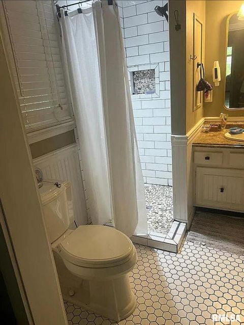 Tiny photo for 44 Marberry Drive, Metropolis, IL 62960 (MLS # EB459810)