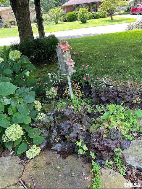 Tiny photo for 44 Marberry Drive, Metropolis, IL 62960 (MLS # EB459810)