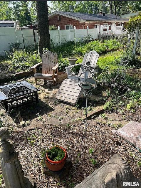 Tiny photo for 44 Marberry Drive, Metropolis, IL 62960 (MLS # EB459810)