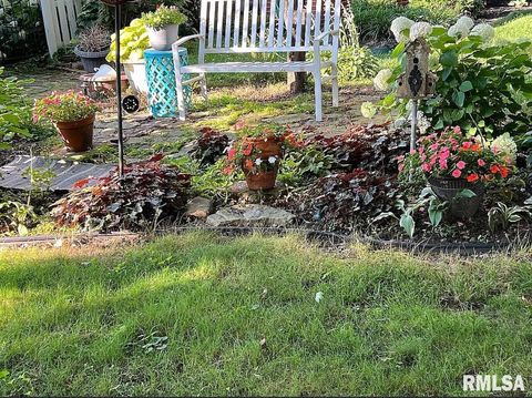 Tiny photo for 44 Marberry Drive, Metropolis, IL 62960 (MLS # EB459810)