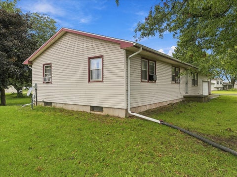 Tiny photo for 10419 Hampton Drive, Rock Falls, IL 61071 (MLS # 12760154)