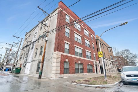 Photo of 1410 W Sunnyside Avenue #1S, Chicago, IL 60640 (MLS # 12490311)