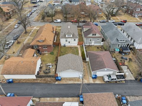 Tiny photo for 12506 Elm Street, Blue Island, IL 60406 (MLS # 12587687)