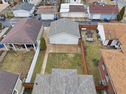 Tiny photo for 12506 Elm Street, Blue Island, IL 60406 (MLS # 12587687)