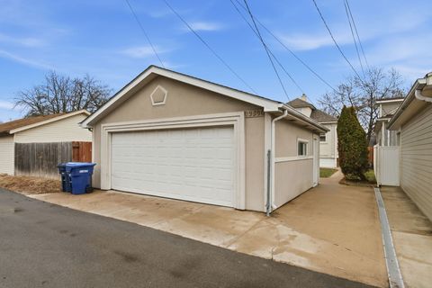 Tiny photo for 12506 Elm Street, Blue Island, IL 60406 (MLS # 12587687)