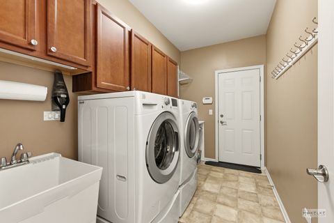 Tiny photo for Oswego, IL 60543 (MLS # 12565792)