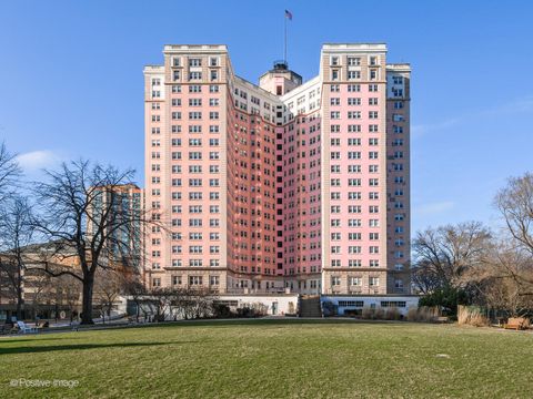 Photo of 5555 N SHERIDAN Road #1717, Chicago, IL 60640 (MLS # 12589839)