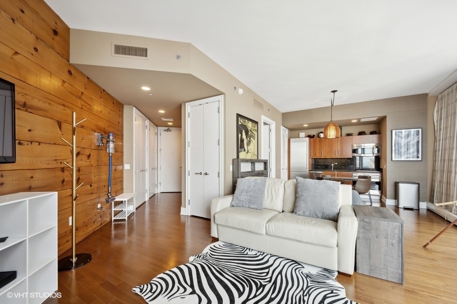 401 N Wabash Avenue 34F