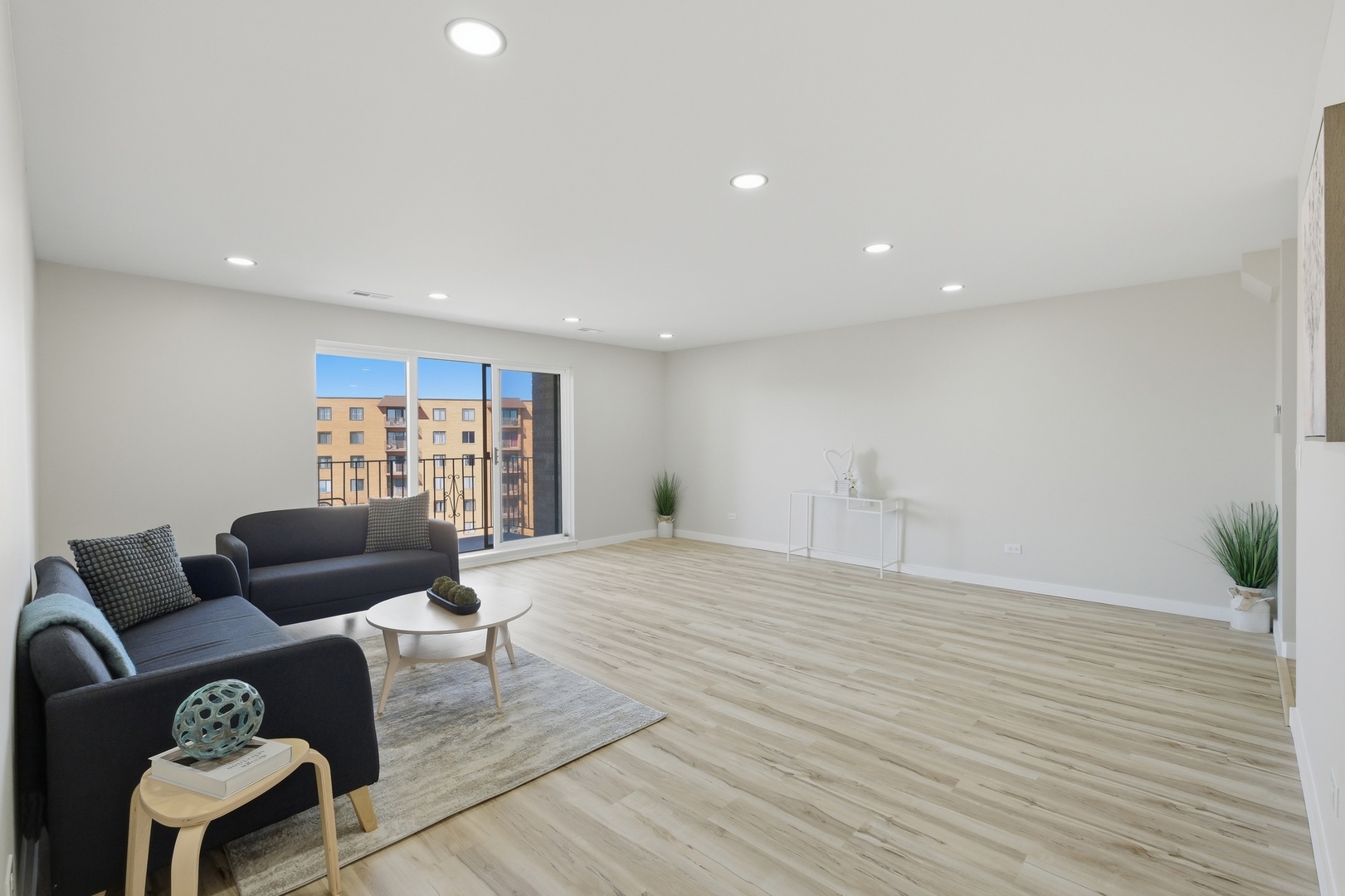 1777 W Crystal Lane 602