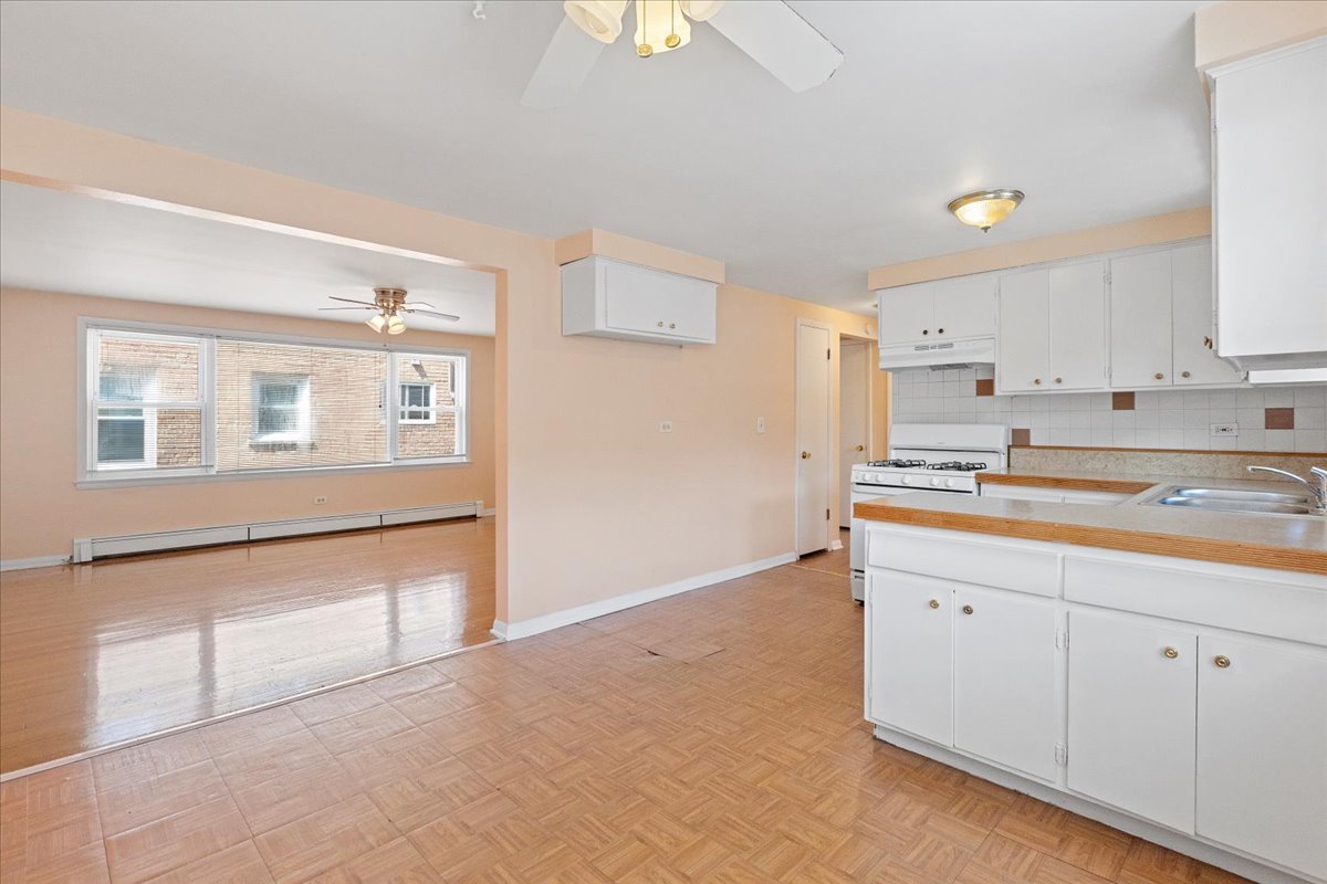 2650 W Touhy Avenue 2N