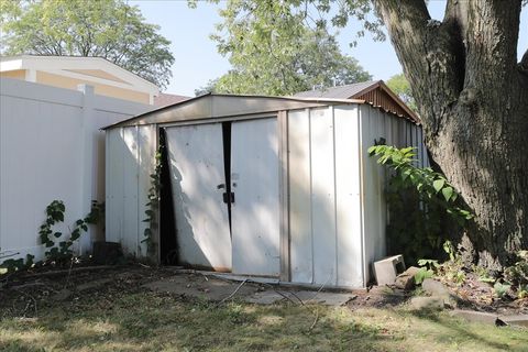 A home in Elk Grove Village